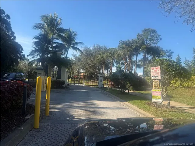 $329,000 | 211 Deleon Springs Drive, Port St. Lucie, FL 34986