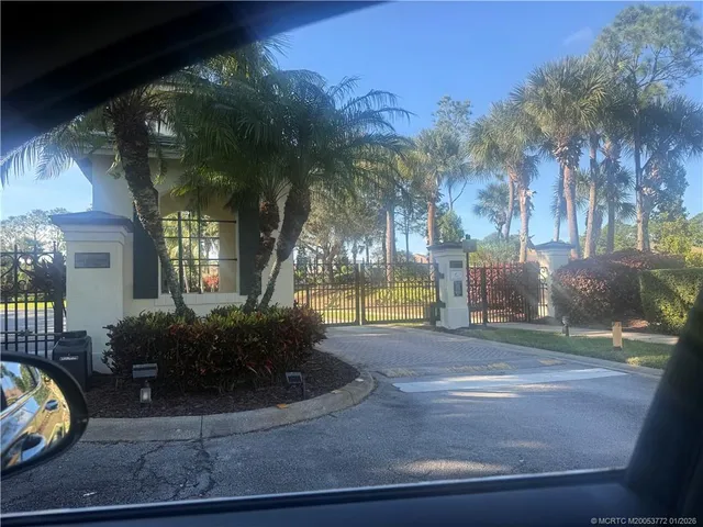 $329,000 | 211 Deleon Springs Drive, Port St. Lucie, FL 34986