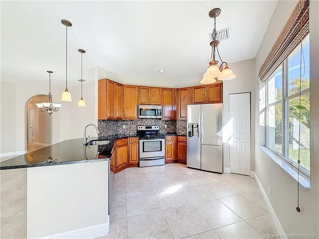 $329,000 | 211 Deleon Springs Drive, Port St. Lucie, FL 34986