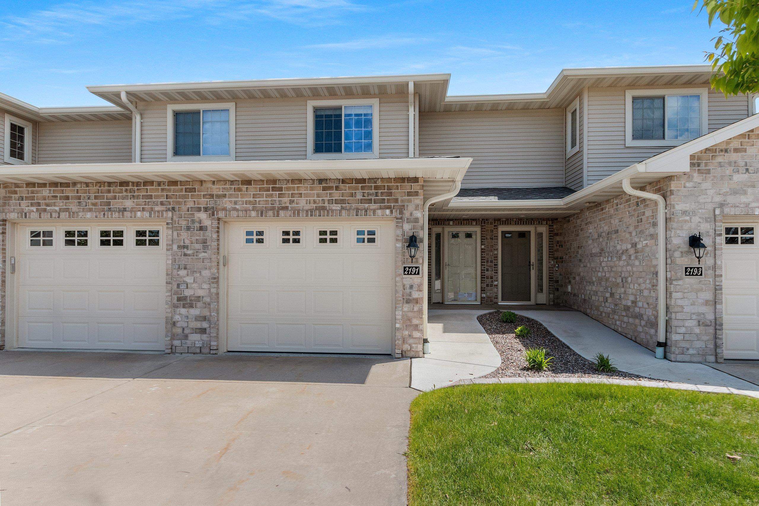 2191 Trailside Lane De Pere, WI 54115 - Photo 2 of 50