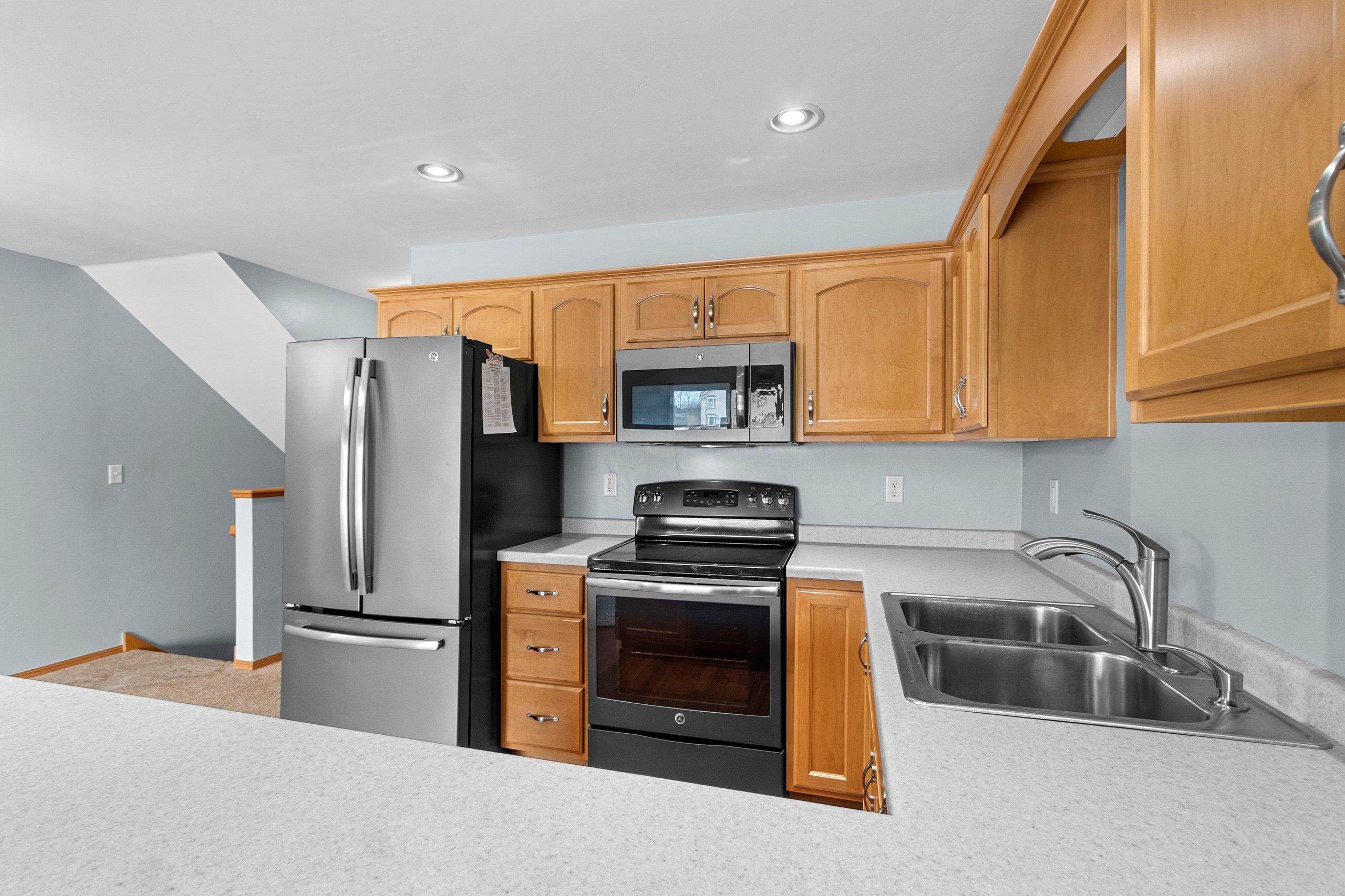 2191 Trailside Lane De Pere, WI 54115 - Photo 7 of 47