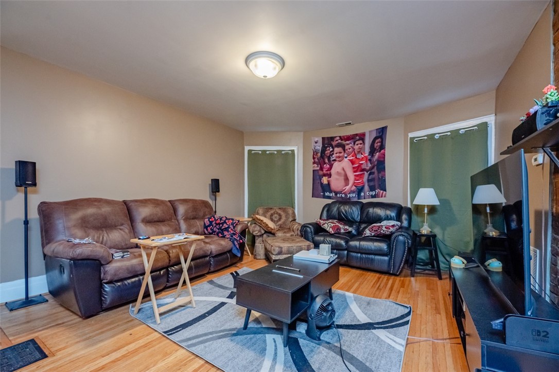 39 Oxford Street Rochester, NY 14607 - Photo 7 of 49