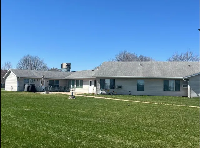 $900 | 745 Streeter Drive, Other, SD 57049