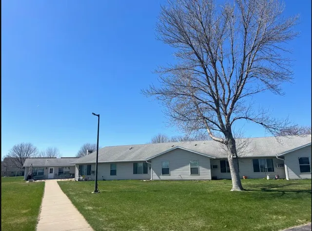 $900 | 745 Streeter Drive, Other, SD 57049