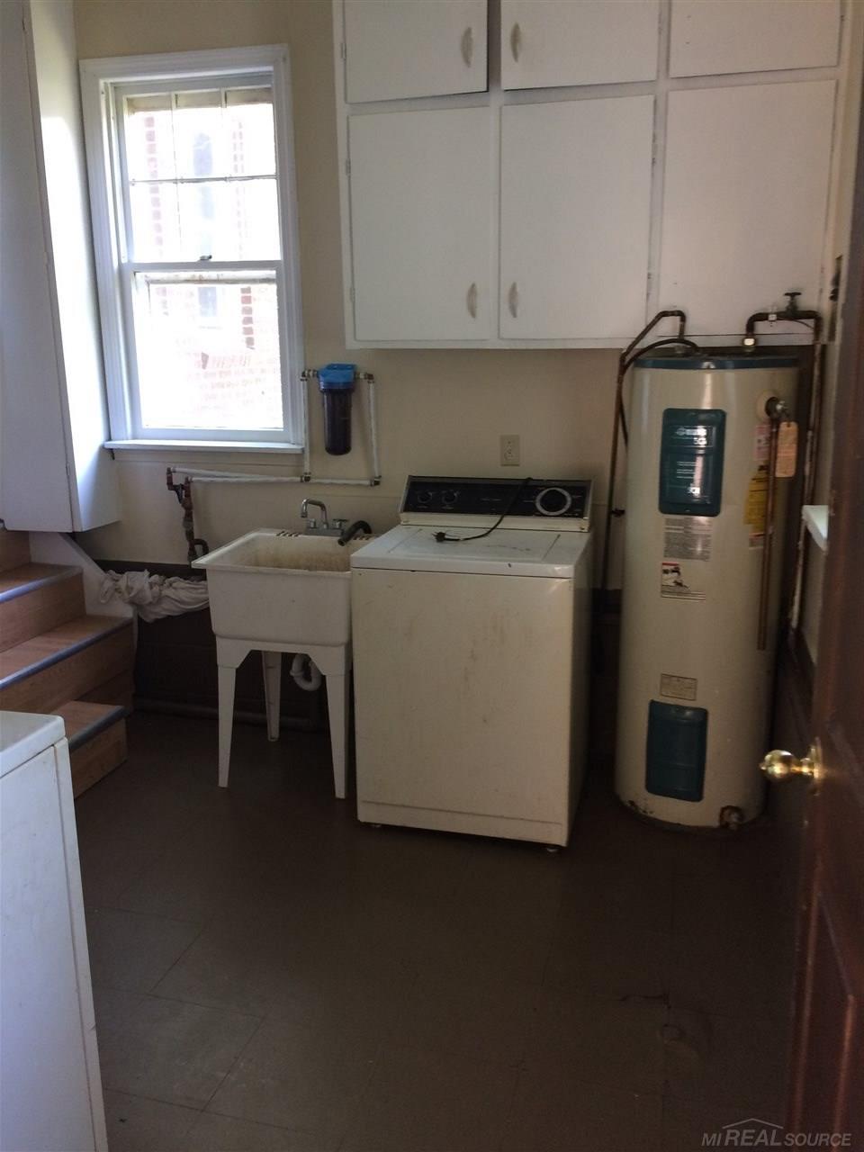 6945 Peck Road Lexington, MI 48450 - Photo 6 of 15 Laundry