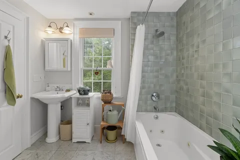$829,000 | 15 High Street, Unit D, Rockport, MA 01966