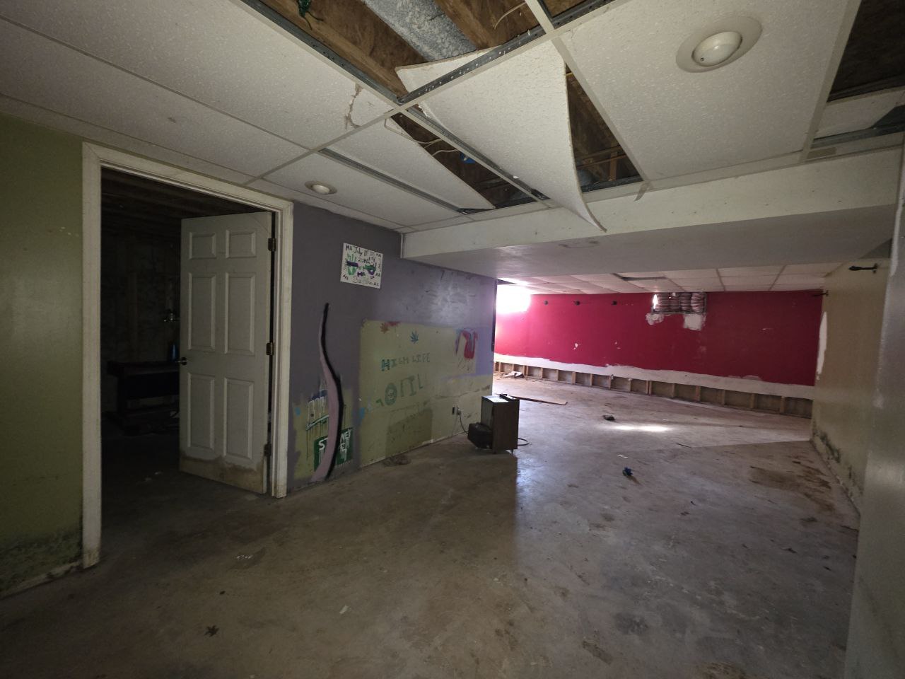 310 West 4th S Street Mount Olive, IL 62069 - Photo 9 of 10 a view of empty room