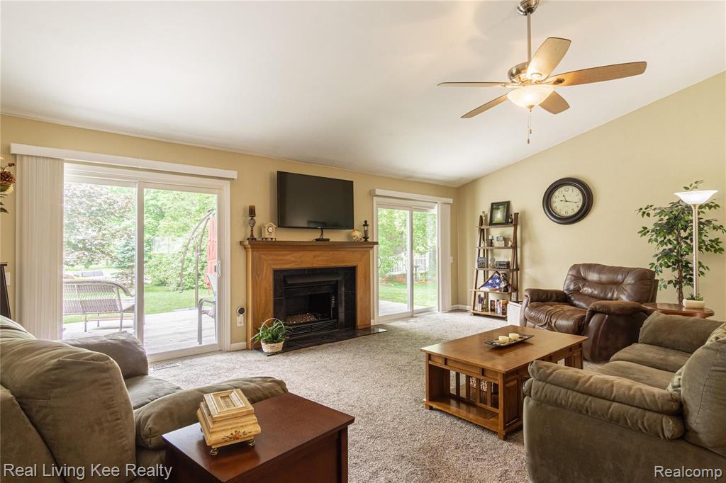 2160 Warrington Road Rochester Hills, MI 48307 - Photo 25 of 55