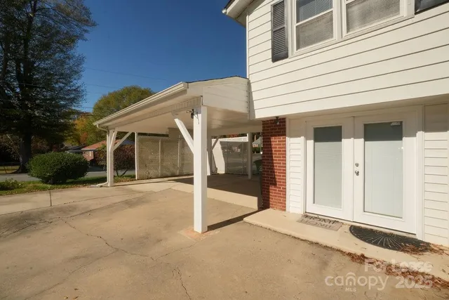 a view of a house with a garage