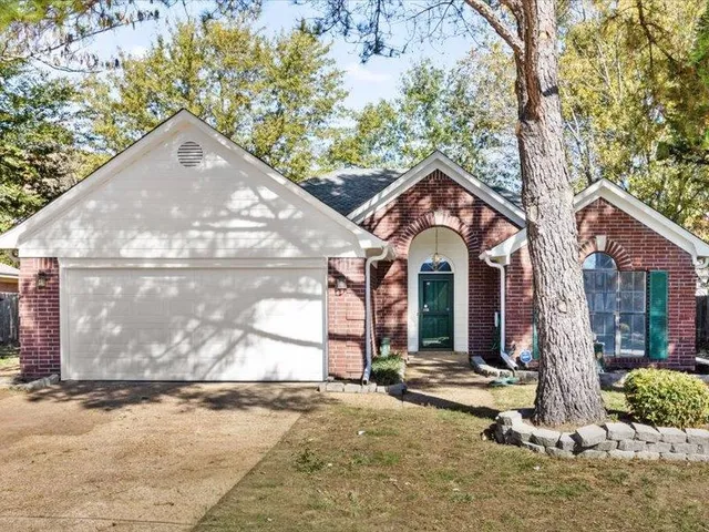 $249,900 | 8532 Shingle Oaks Drive, Cordova, TN 38018