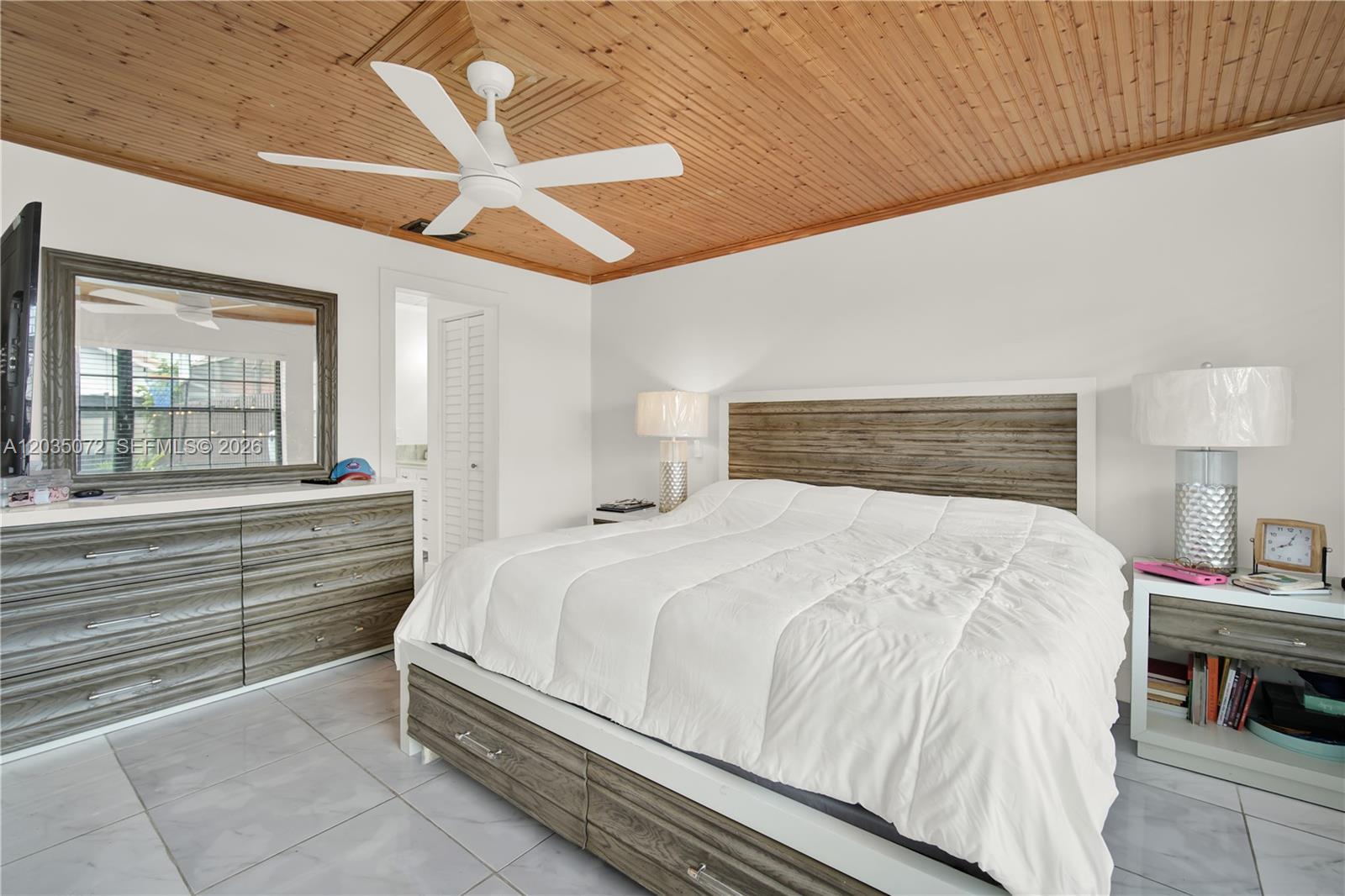 10044 Southwest 137th Place Miami, FL 33186 - Photo 19 of 38