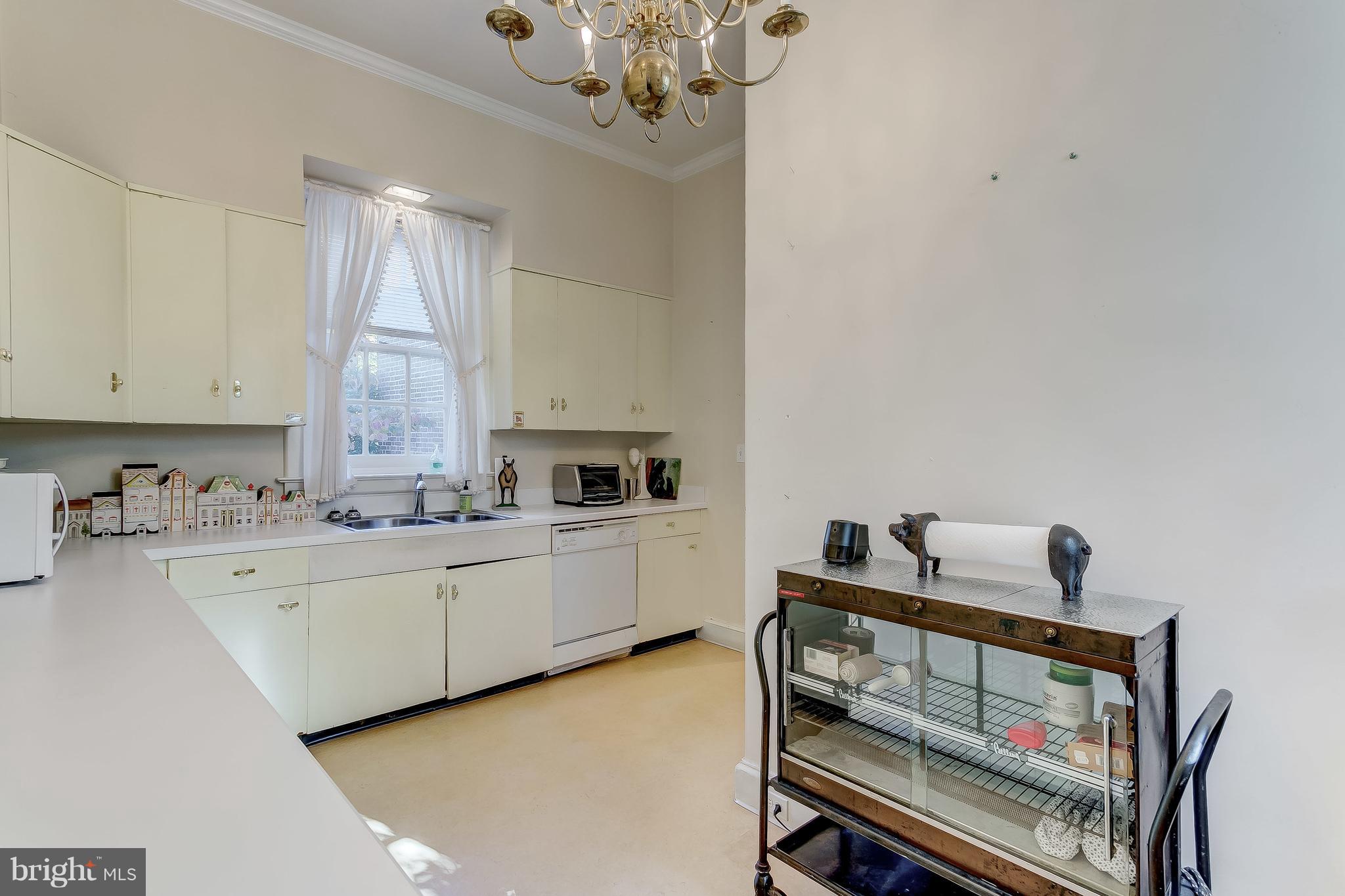 918 Greenspring Valley Road Lutherville-Timonium, MD 21093 - Photo 17 of 51 Butler's Pantry