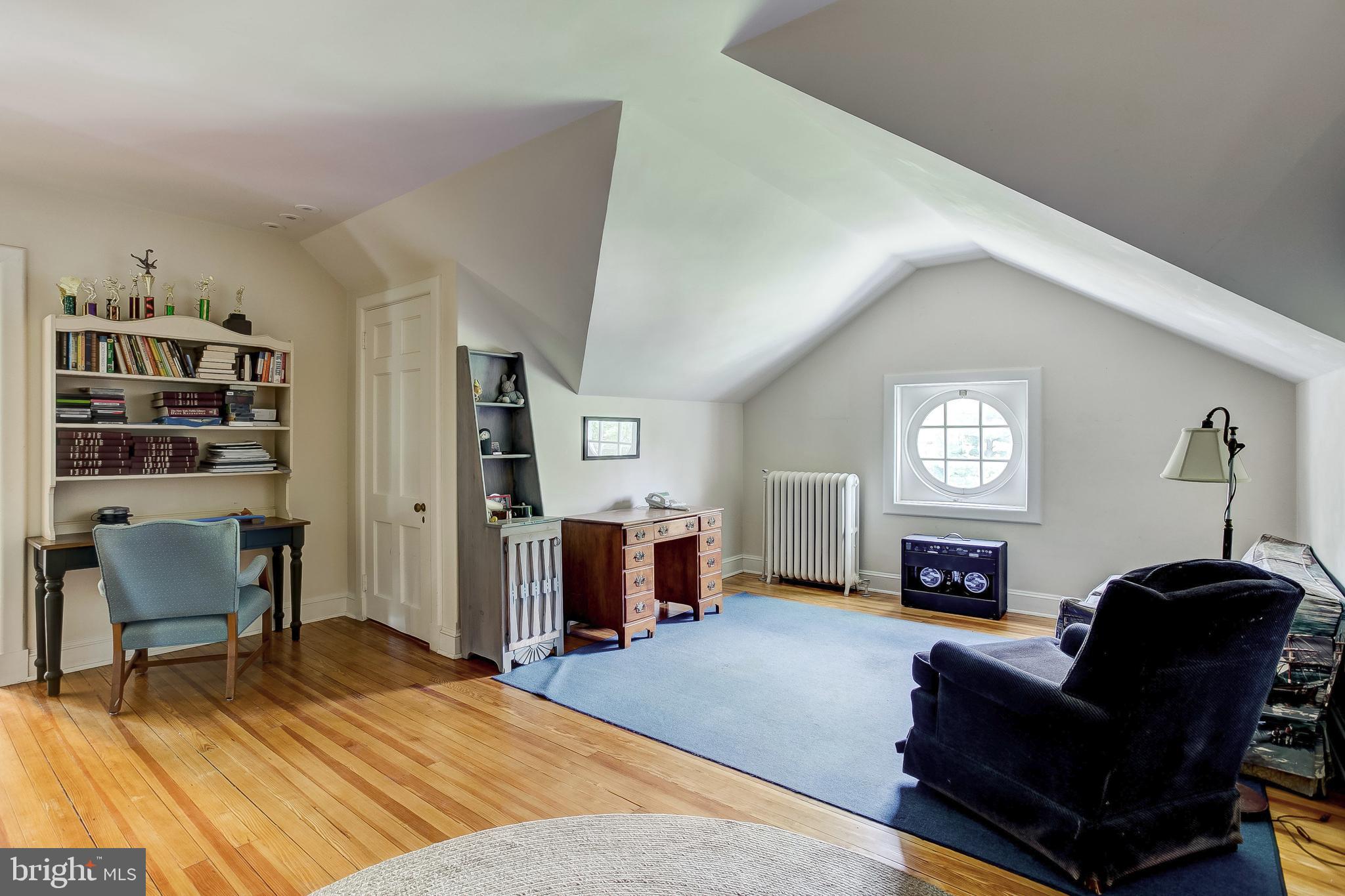 918 Greenspring Valley Road Lutherville-Timonium, MD 21093 - Photo 27 of 51 3rd Floor Hall