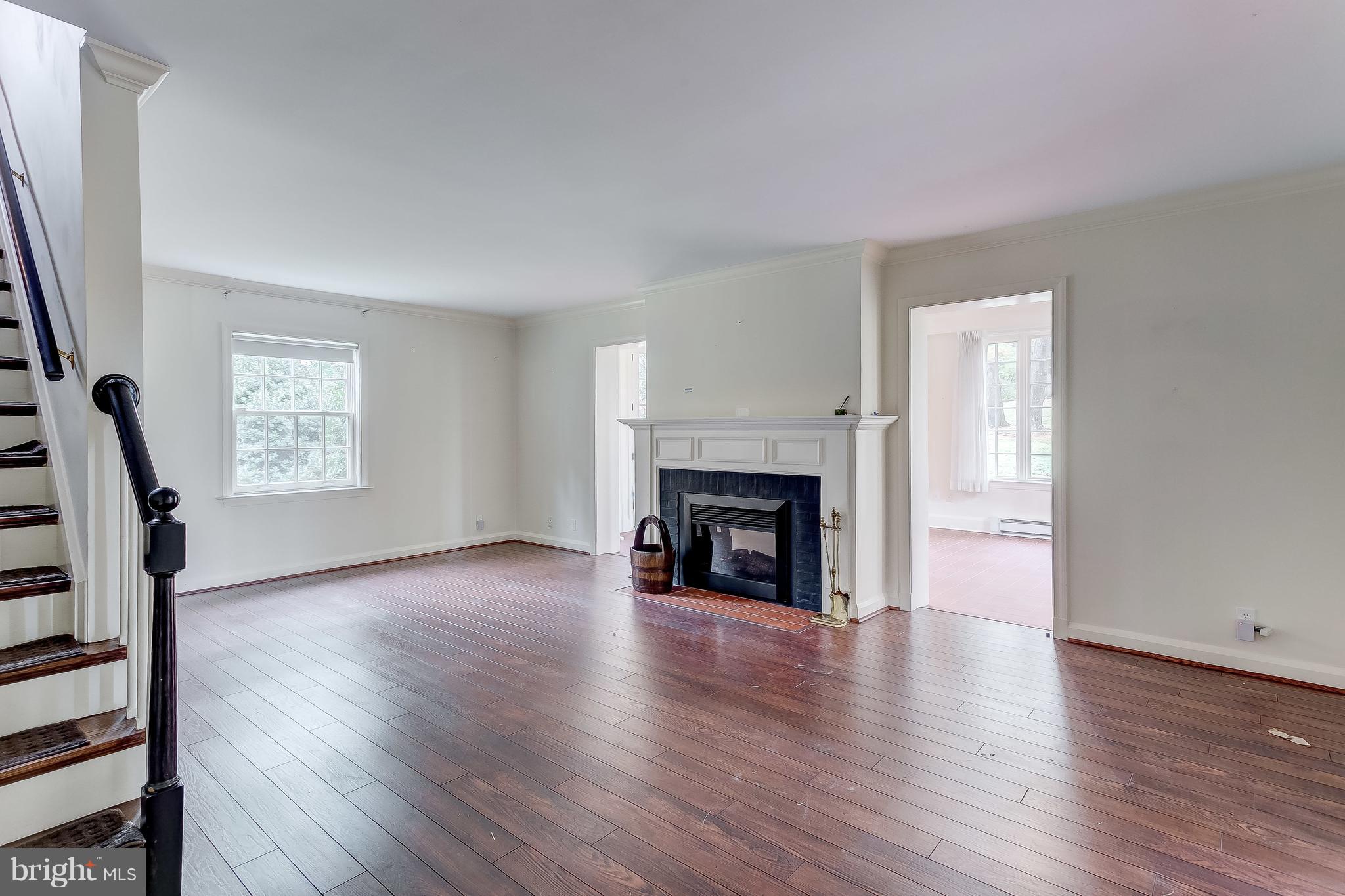 918 Greenspring Valley Road Lutherville-Timonium, MD 21093 - Photo 32 of 51 Guest House Living Room