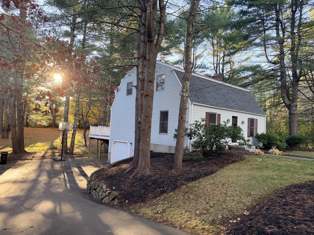 18 Boxford Road Topsfield, MA 01983 - Photo 3 of 25 Gallery Image 3