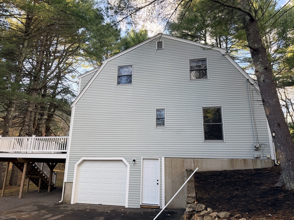 18 Boxford Road Topsfield, MA 01983 - Photo 4 of 25 Gallery Image 4