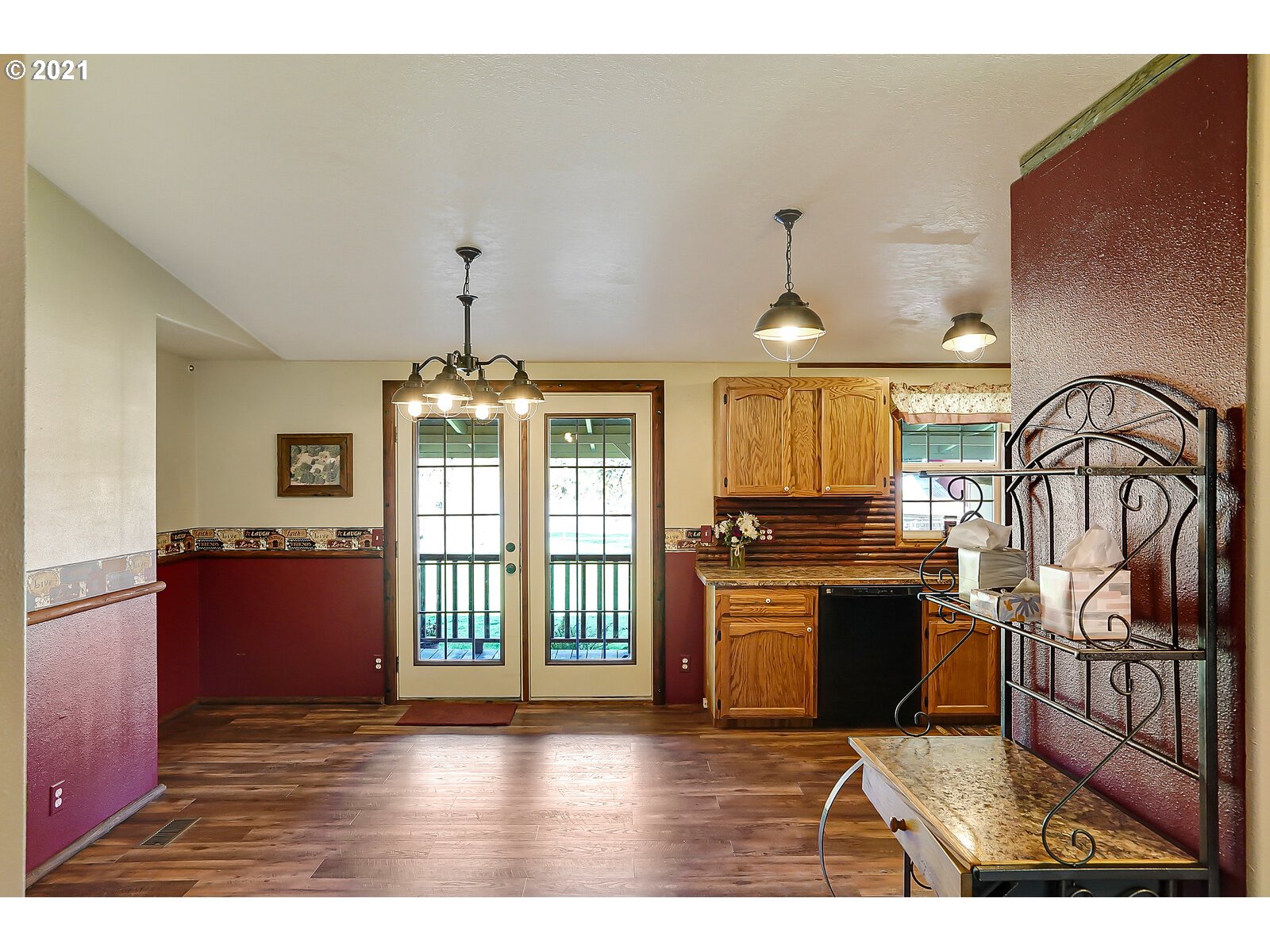 1725 Main Street Lyons, OR 97358 - Photo 8 of 32 a living room with furniture and a window