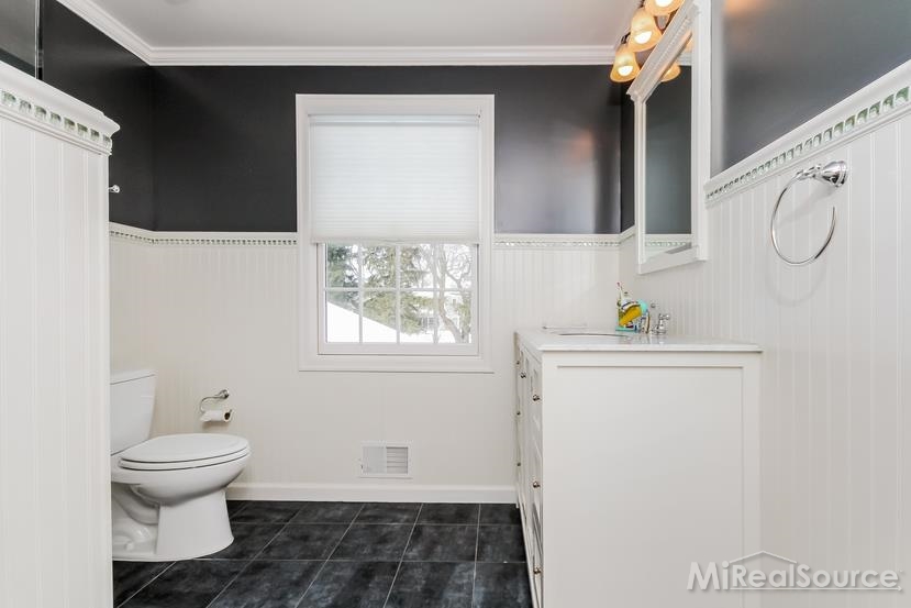571 Lake Shore Road Grosse Pointe Shores, MI 48236 - Photo 25 of 43