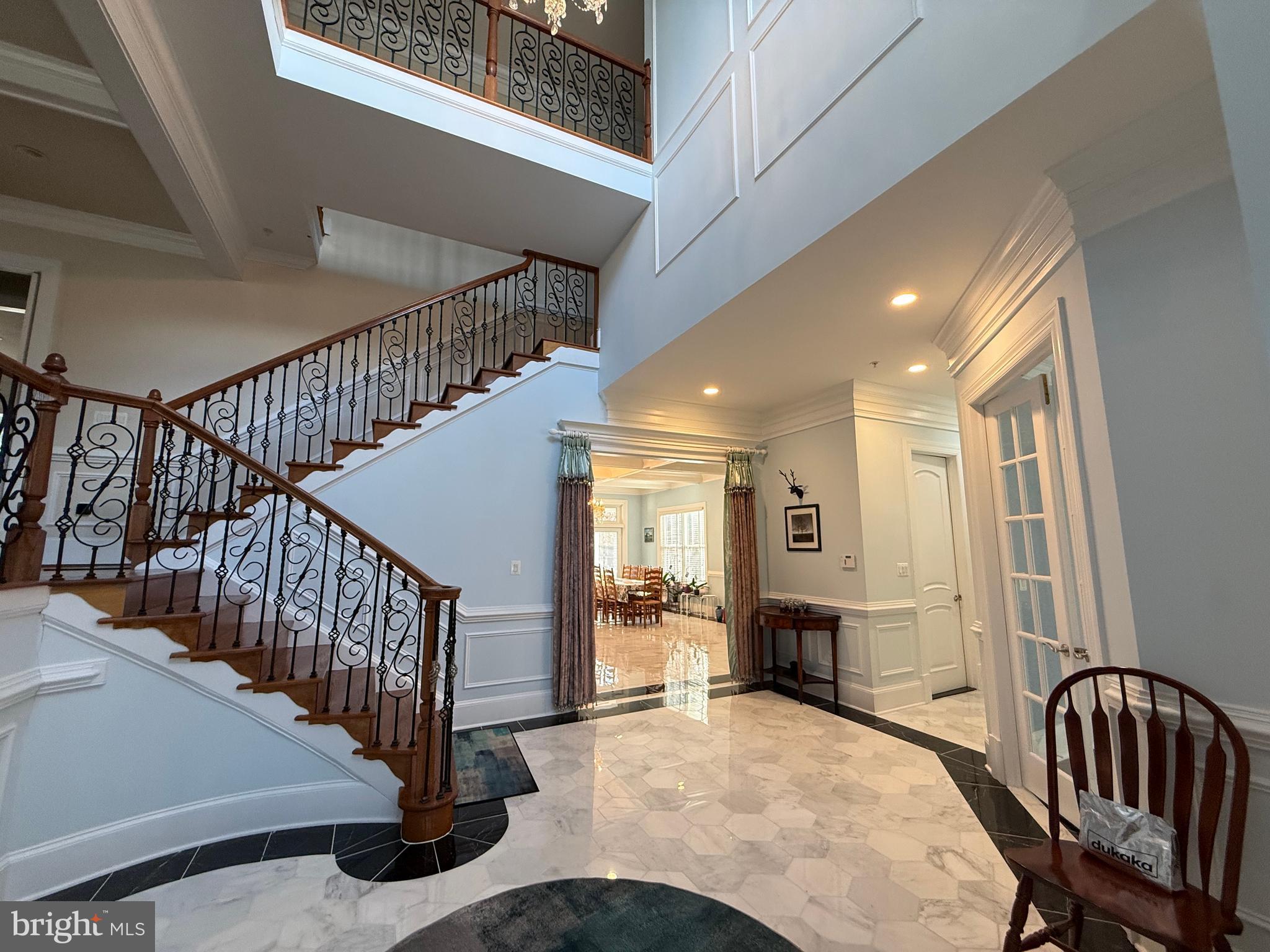 8505 Howell Road Bethesda, MD 20817 - Photo 4 of 11 Foyer