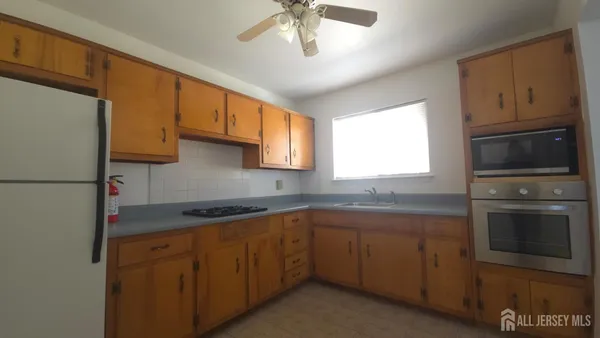 $2,500 | 89 Van Buren Avenue, Unit 2, Metuchen, NJ 08840