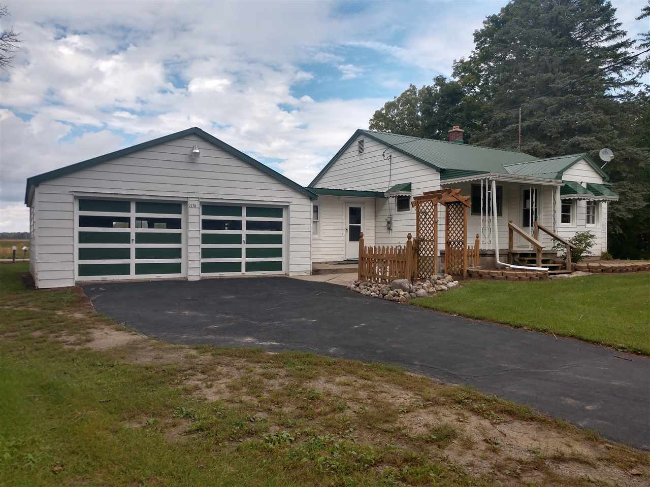 2270 Conrad Road Standish, MI 48658 - Photo 13 of 29 1853230-12.JPG