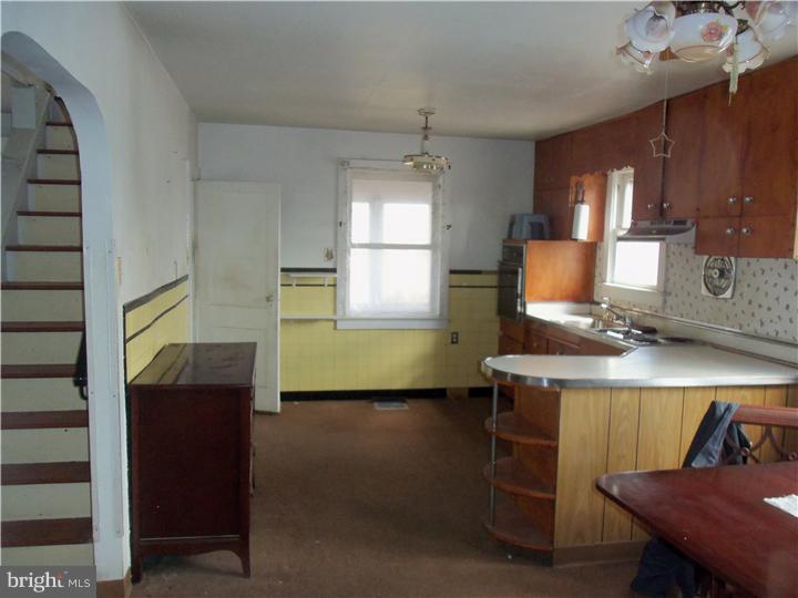 834 Newportville Road Croydon, PA 19021 - Photo 6 of 19 Kitchen