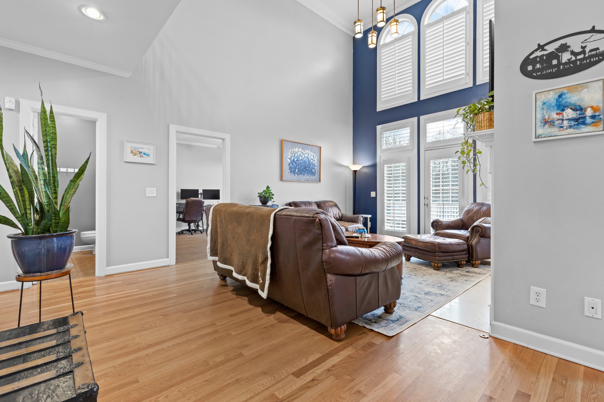 3354 Old Franklin Road Antioch, TN 37013 - Photo 19 of 46 a living room with furniture and a potted plant