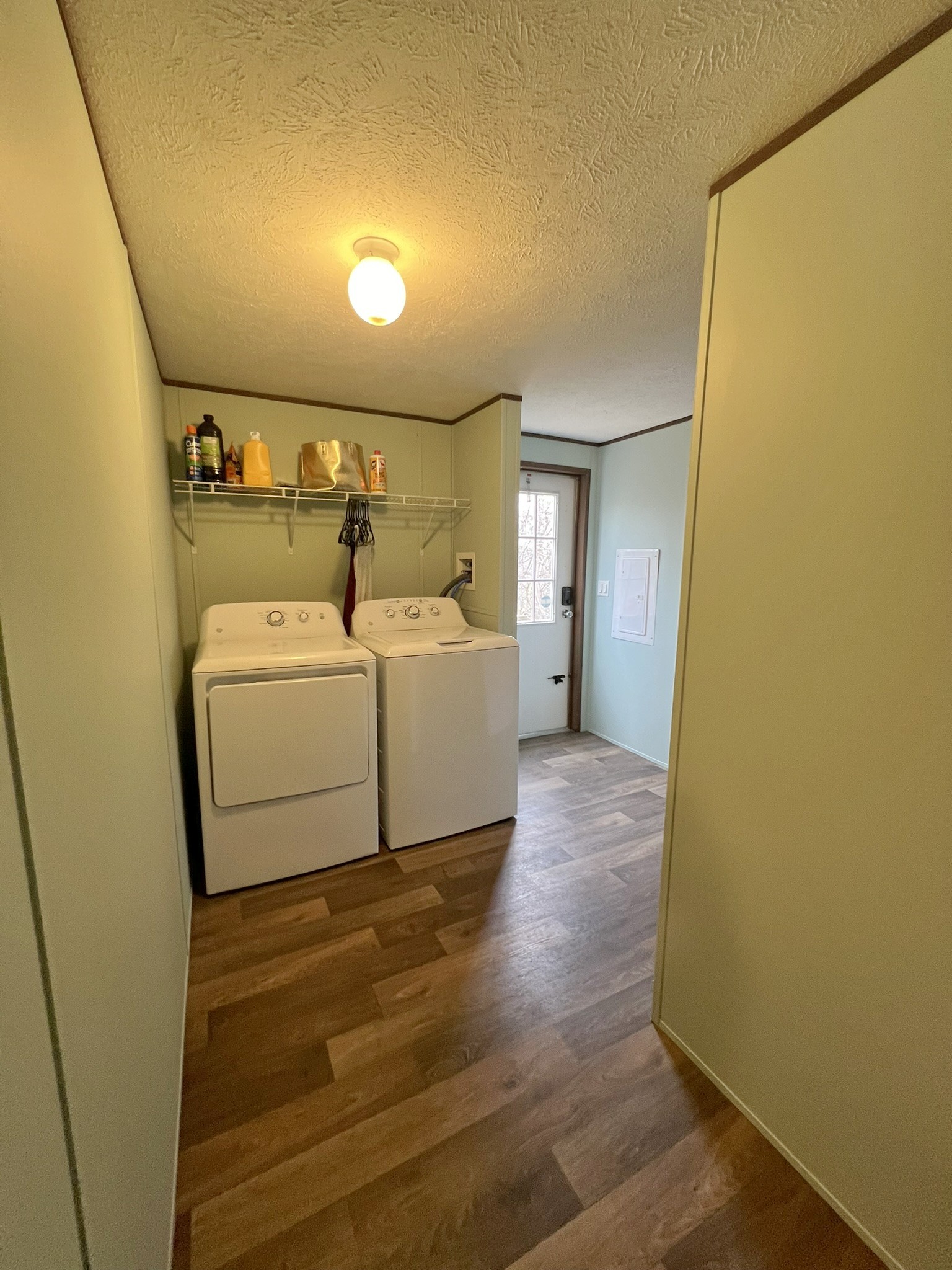 1902 B Dodson Road Columbia, TN 38401 - Photo 9 of 24 a utility room with dryer and washer