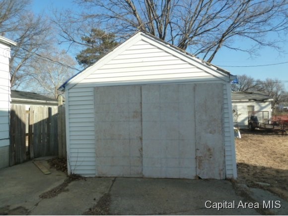 2352 South 8th Street Springfield, IL 62703 - Photo 3 of 8