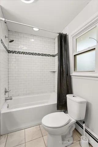 a view of empty room with window