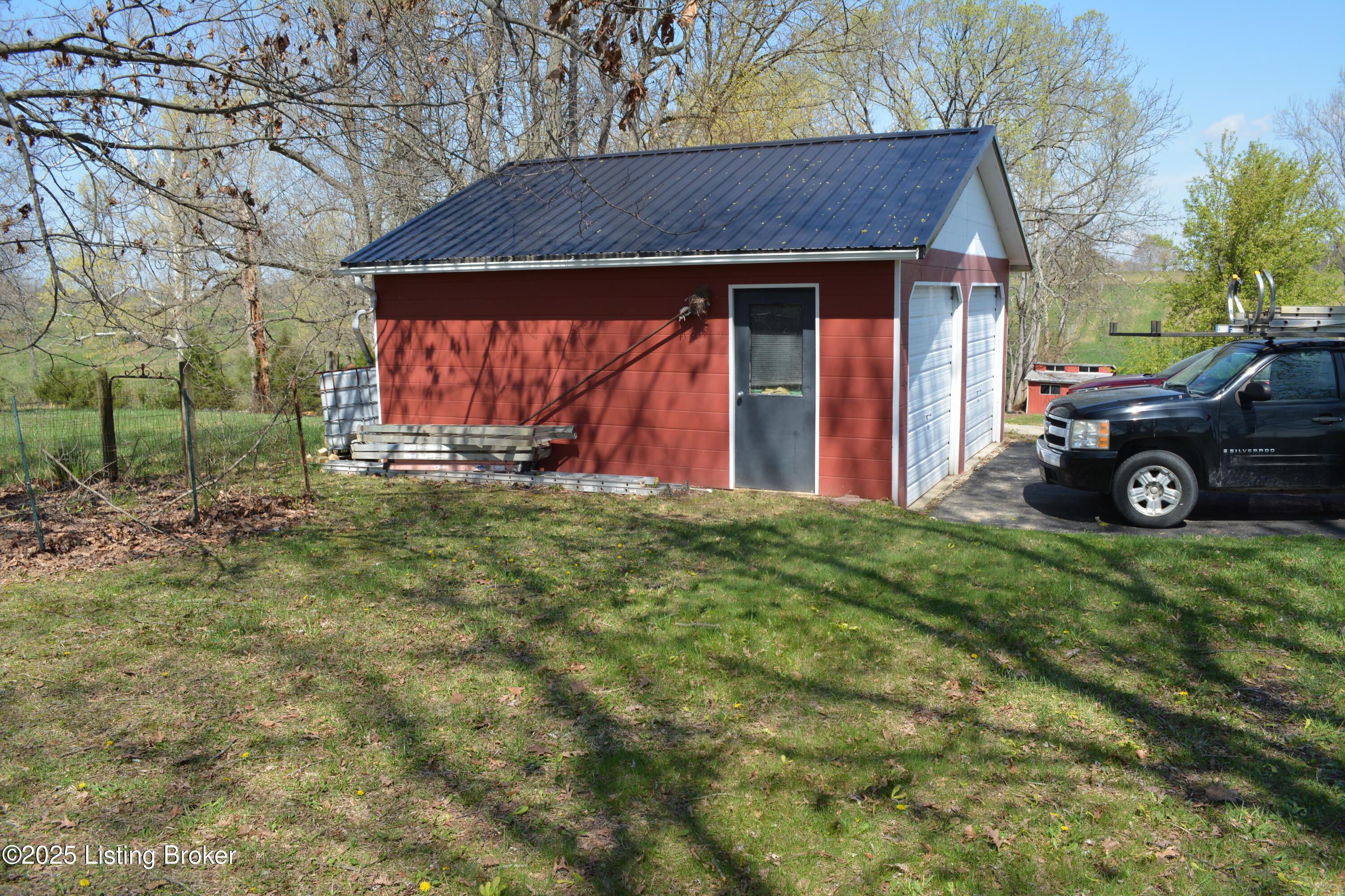 813 Joyce Ridge Road Milton, KY 40045 - Photo 29 of 67 Garage