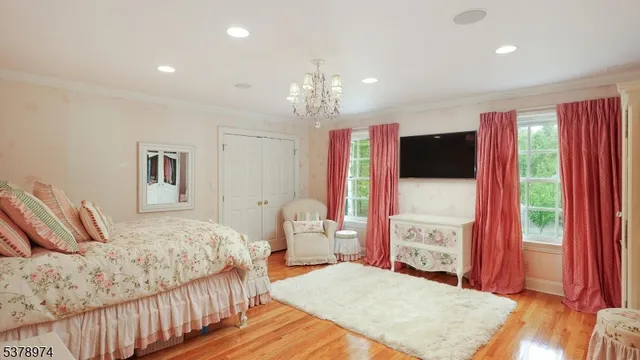 a table and chairs in front of a house