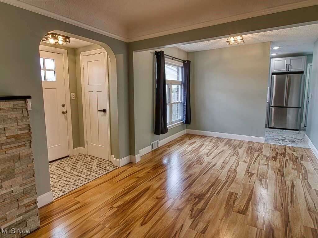 5840 Pearl Road Cleveland, OH 44130 - Photo 8 of 39 View of dining room