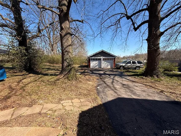 $160,000 | 8312 Carl Avenue, Jennings, MO 63136
