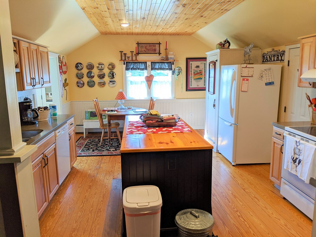 707 Telegraph Road Peru, NY 12972 - Photo 5 of 27