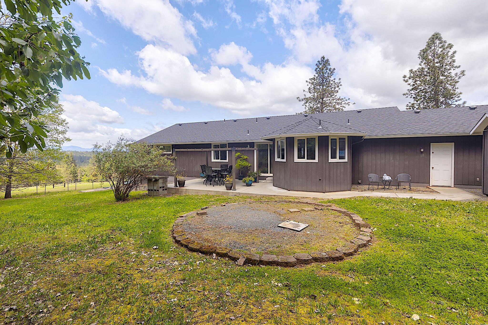 587 Summit Loop Grants Pass, OR 97527 - Photo 41 of 59 14-web-or-mls-587-summit-loop