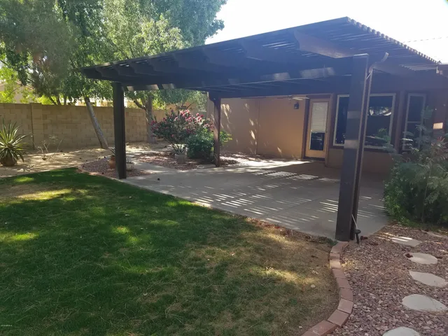 a view of a building entrance