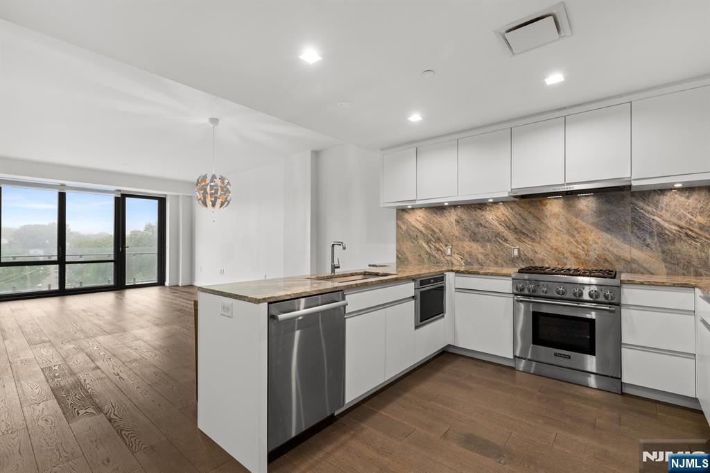 320 Adolphus Avenue, Unit 604 Cliffside Park, NJ 07010 - Photo 4 of 12