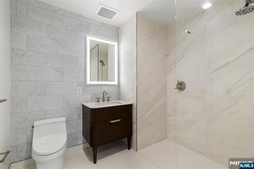 320 Adolphus Avenue, Unit 604 Cliffside Park, NJ 07010 - Photo 8 of 12