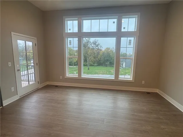 $524,900 | 1604 Southwest Stonewall Drive, Oak Grove, MO 64075