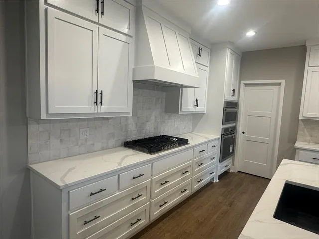 $524,900 | 1604 Southwest Stonewall Drive, Oak Grove, MO 64075