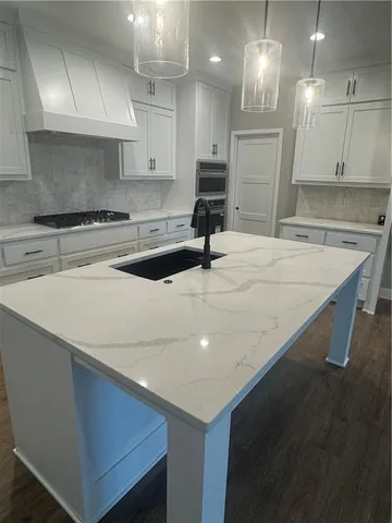 $524,900 | 1604 Southwest Stonewall Drive, Oak Grove, MO 64075