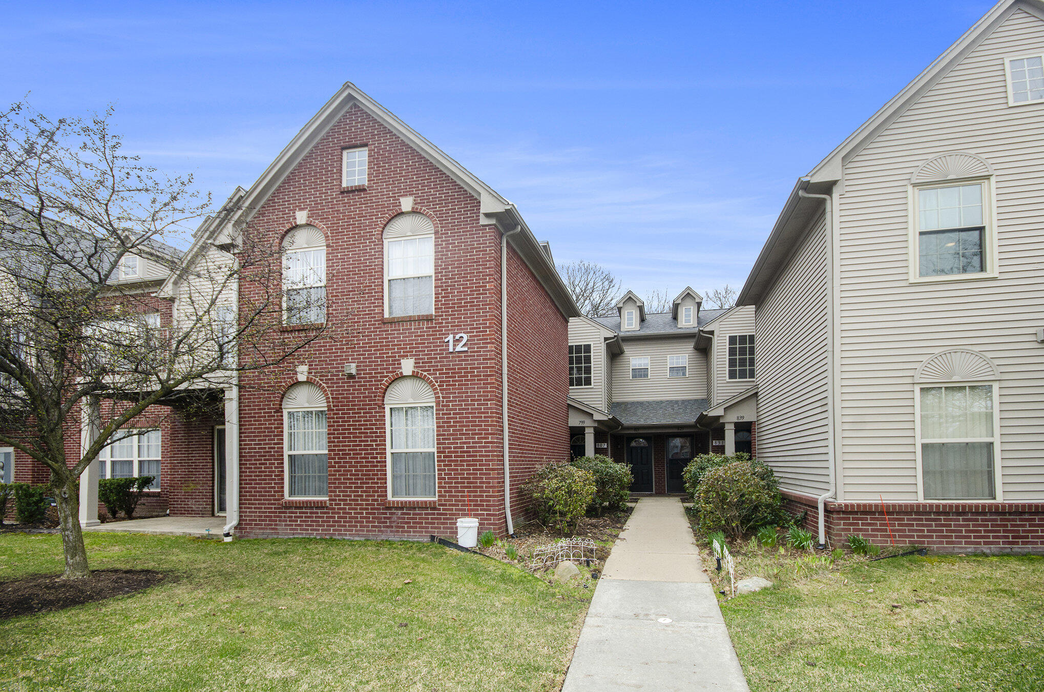 799 Addington Lane Ann Arbor, MI 48108 - Photo 3 of 19 003_dsc_5231_489