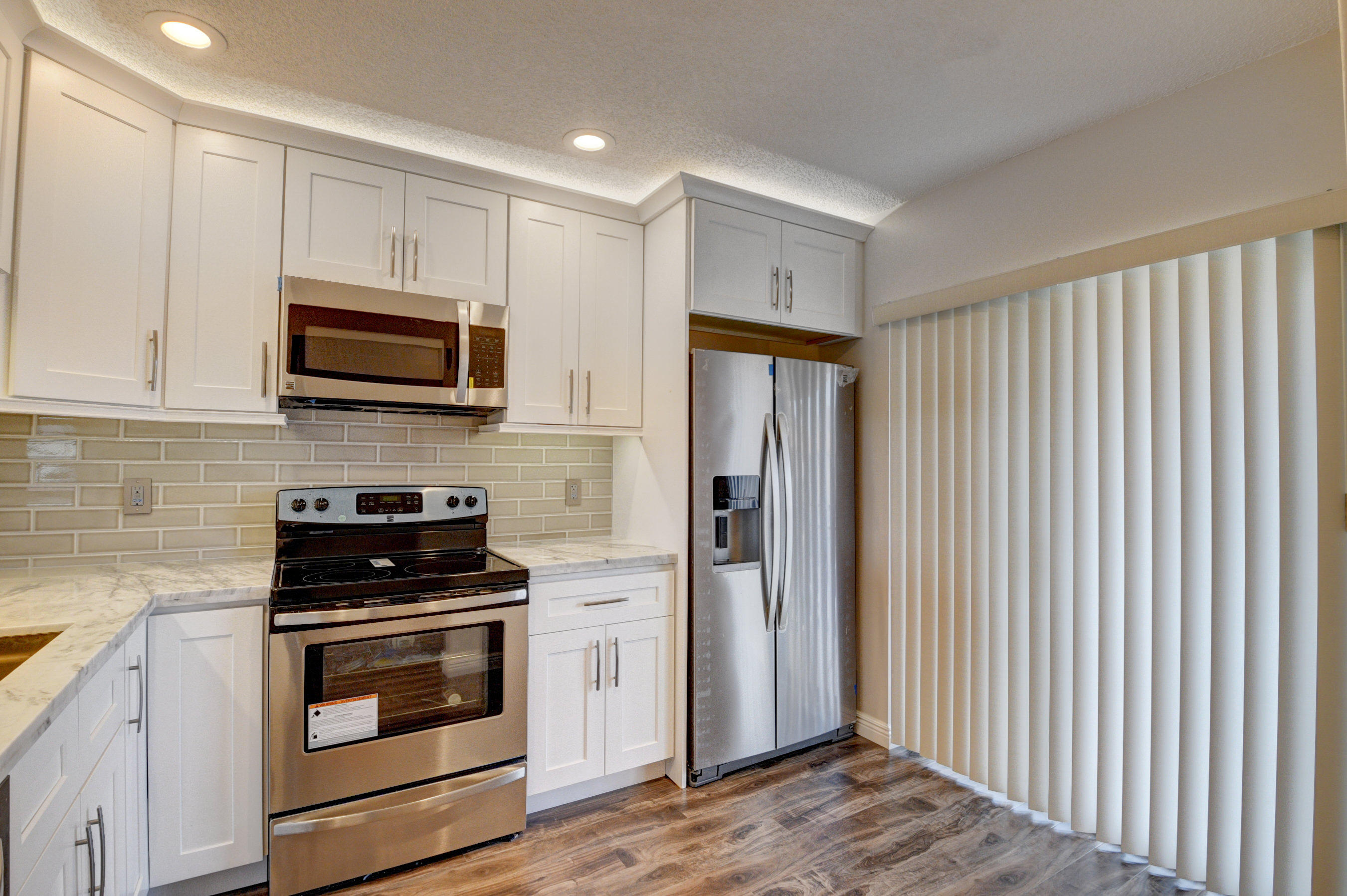 350 Club Circle, Unit 210 Boca Raton, FL 33487 - Photo 18 of 38 DSC_7473_4_5_6_7
