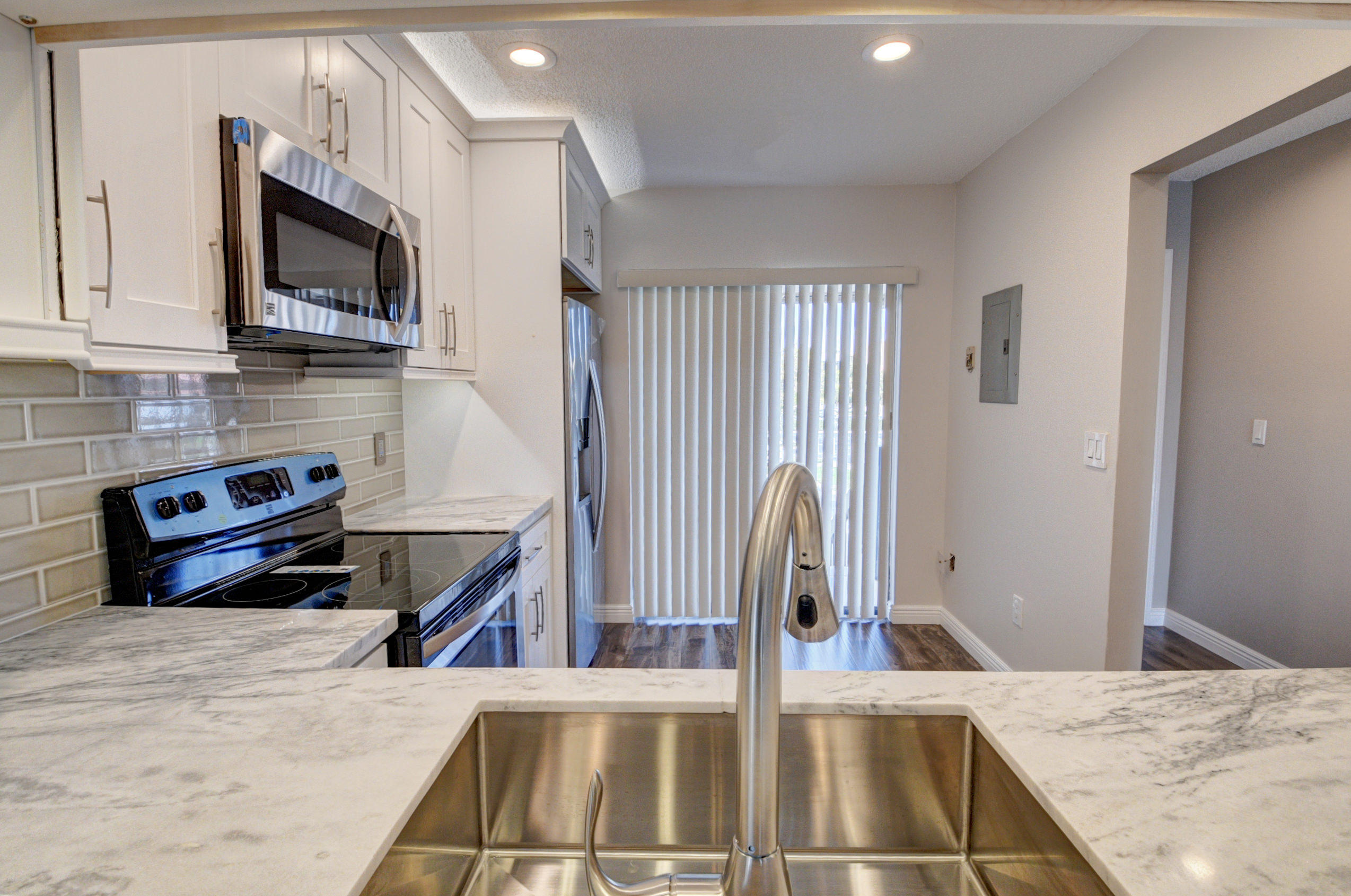 350 Club Circle, Unit 210 Boca Raton, FL 33487 - Photo 23 of 38 DSC_7503_4_5_6_7