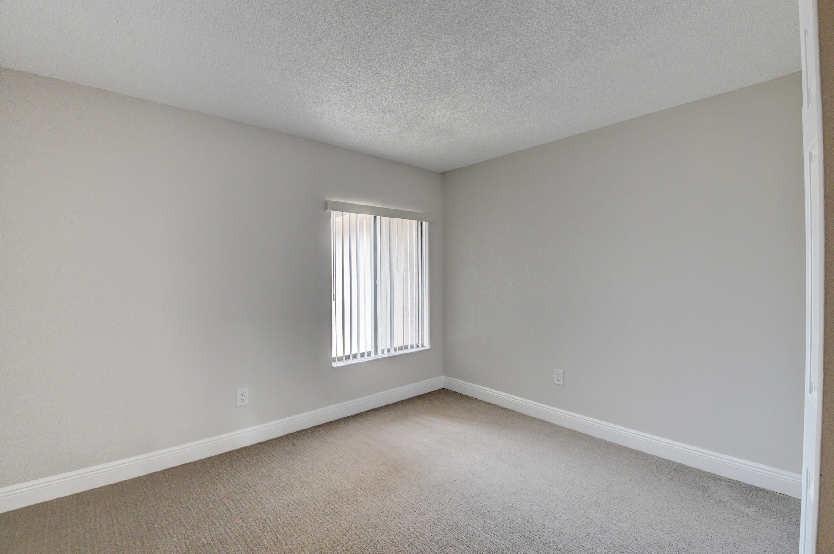 350 Club Circle, Unit 210 Boca Raton, FL 33487 - Photo 24 of 38 DSC_7513_4_5_6_7