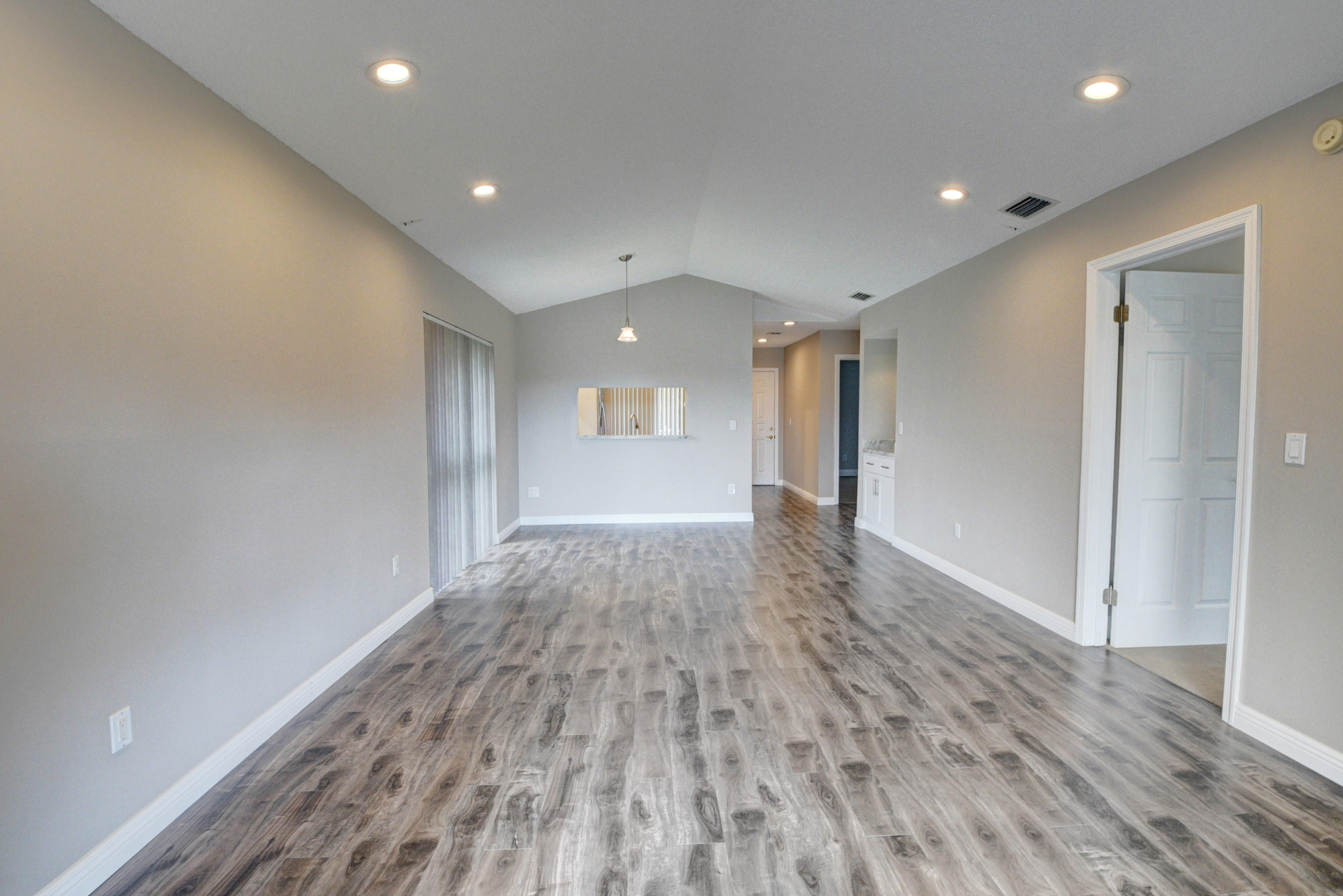 350 Club Circle, Unit 210 Boca Raton, FL 33487 - Photo 30 of 38 DSC_7573_4_5_6_7
