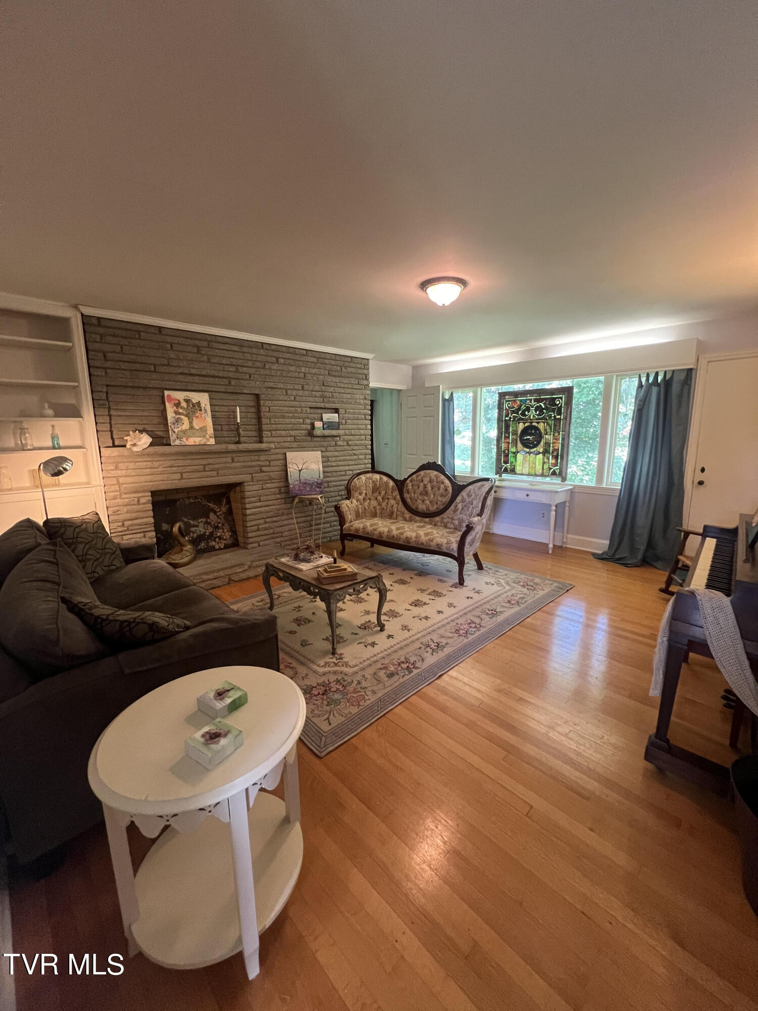 80 Dobson Drive Greeneville, TN 37745 - Photo 11 of 38 Formal Living Room2