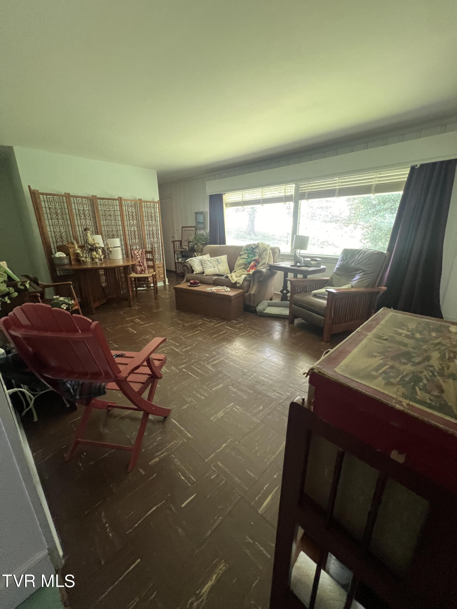 80 Dobson Drive Greeneville, TN 37745 - Photo 15 of 38 Living Room