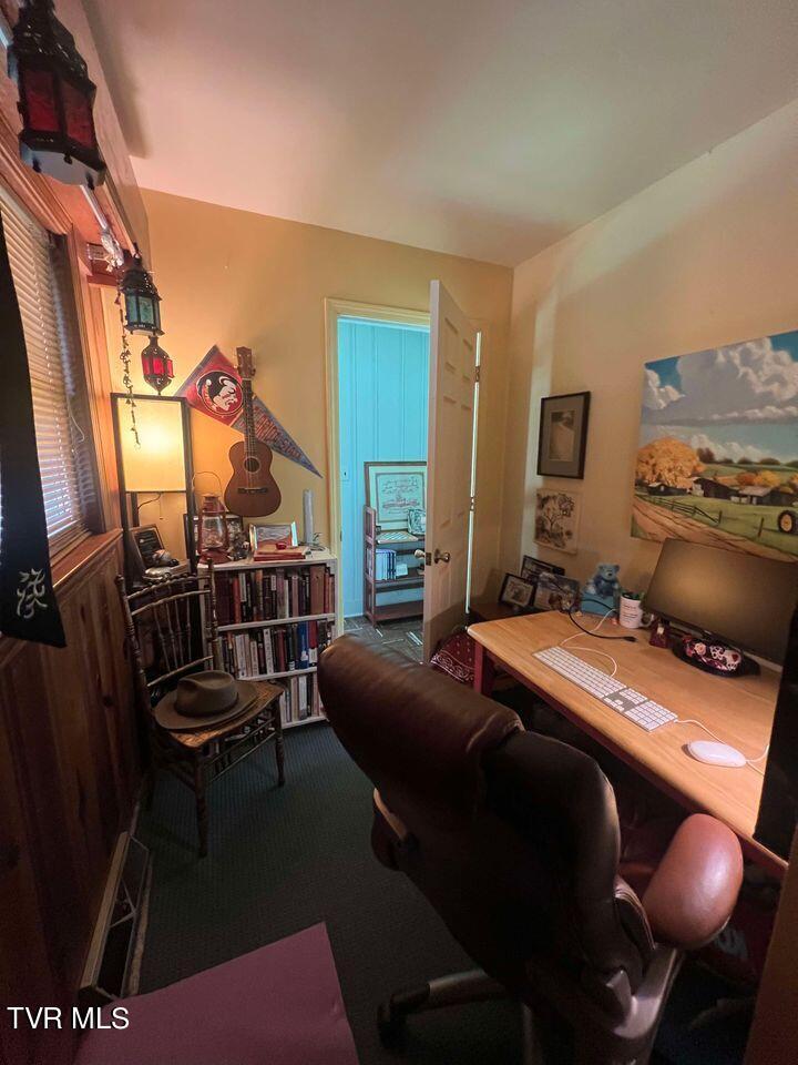 80 Dobson Drive Greeneville, TN 37745 - Photo 16 of 38 O1